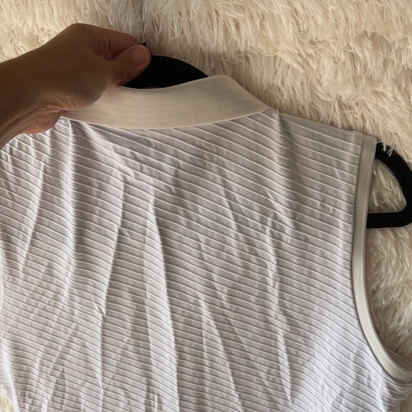 Women's Sleeveless Collared Top - Light Gray - Picture 5 of 5